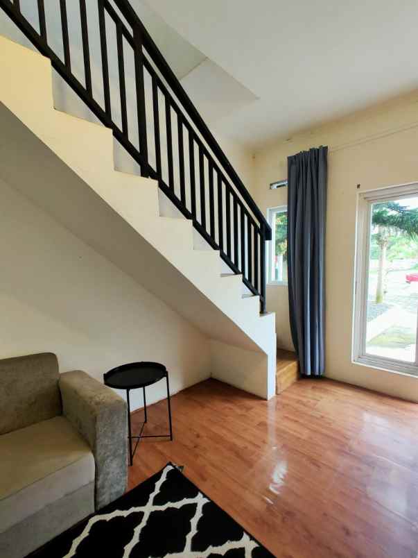 dijual rumah karadenan