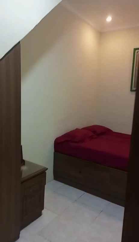 dijual rumah karang empat