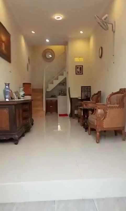 dijual rumah karang empat