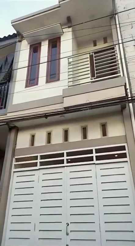 dijual rumah karang empat