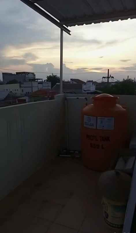 dijual rumah karang empat