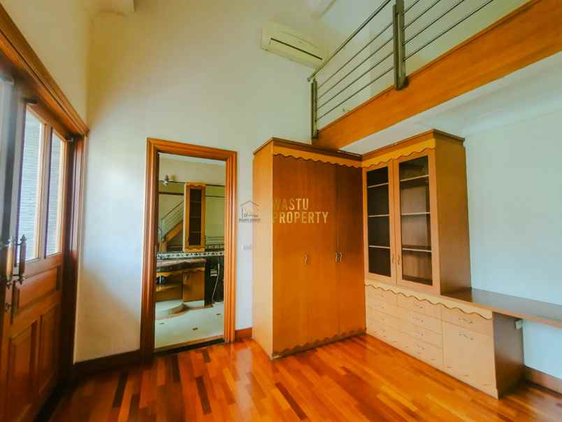 dijual rumah kebayoran baru