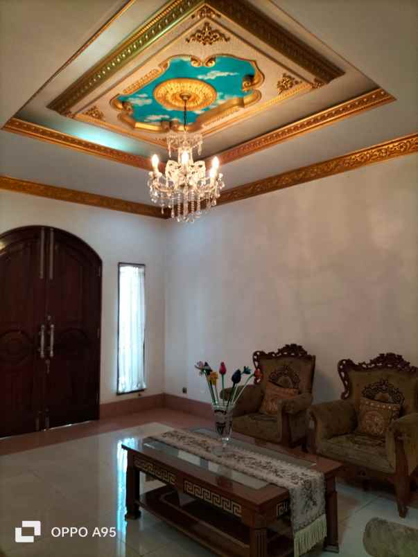 dijual rumah kebayoran lama