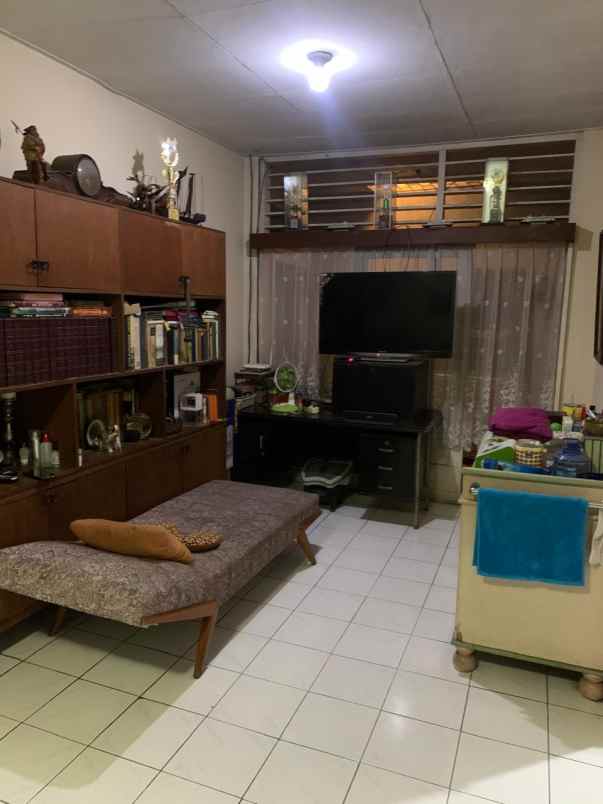 dijual rumah kebayoran lama