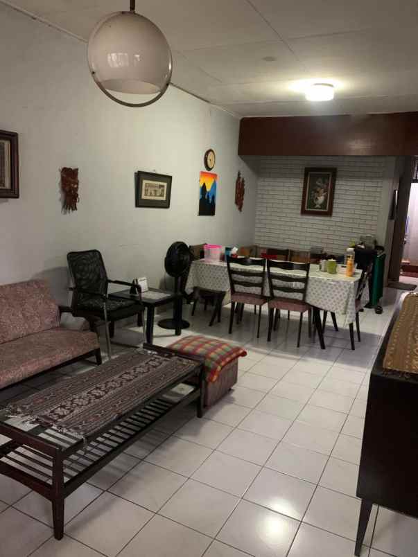 dijual rumah kebayoran lama