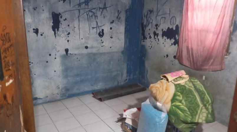 dijual rumah kebon mede kamal kalideres