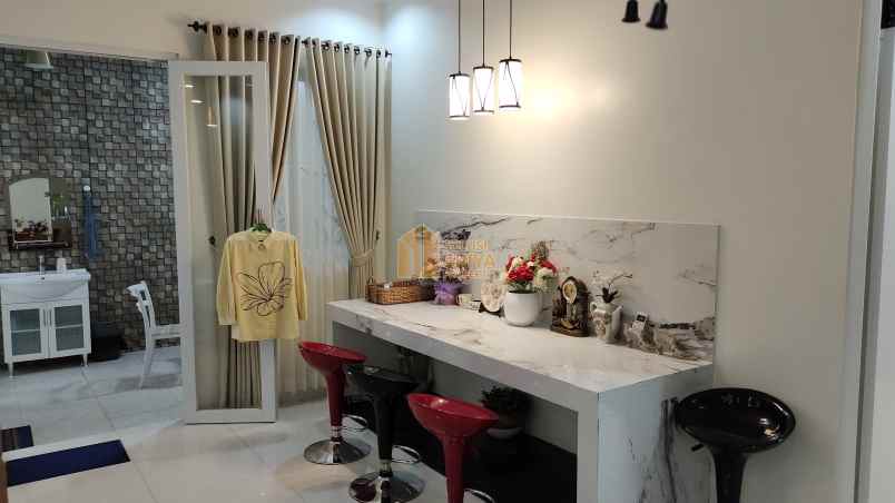 dijual rumah kel sumur batu kec babakan