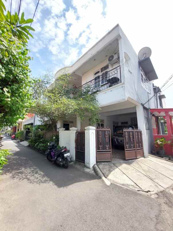 dijual rumah kelapa dua kebun jeruk