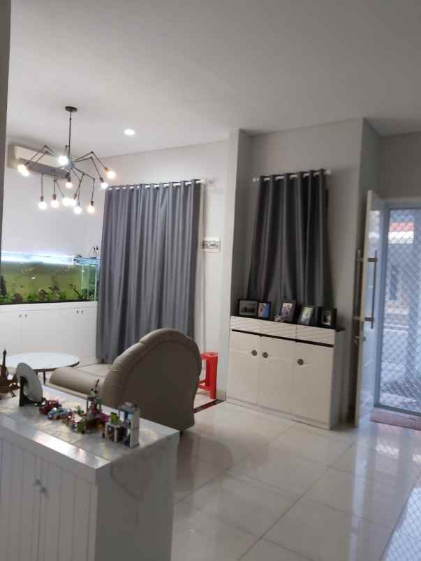 dijual rumah kelapa gading