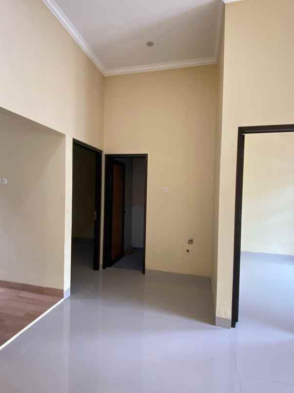 dijual rumah keradenan sukahati bogor