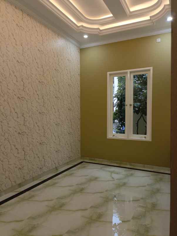 dijual rumah klasik modern srengseng sawah jagakarsa