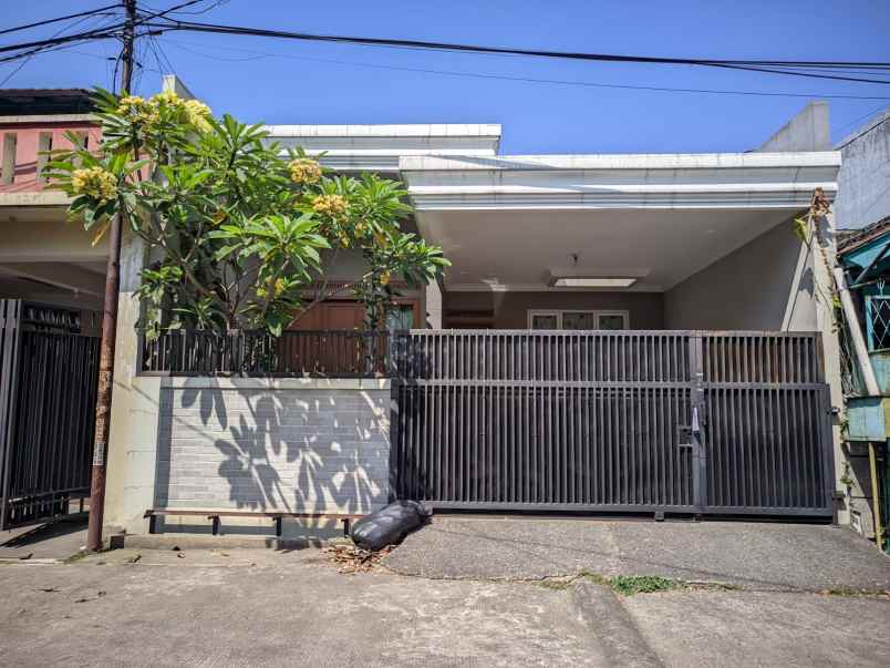 dijual rumah komplek bahagia permai