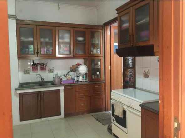 dijual rumah komplek bali view cirendeu