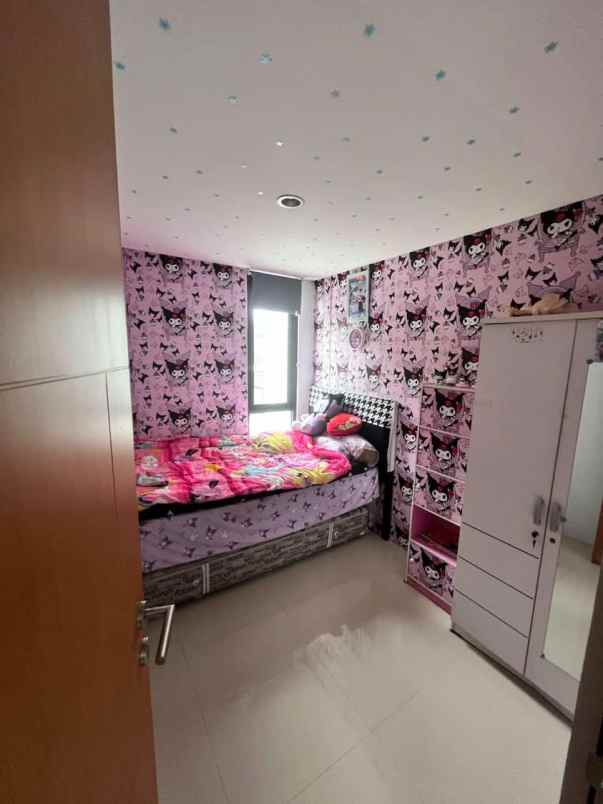 dijual rumah komplek bumi adipura