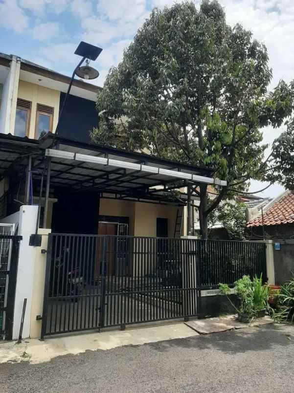 dijual rumah komplek graha asih