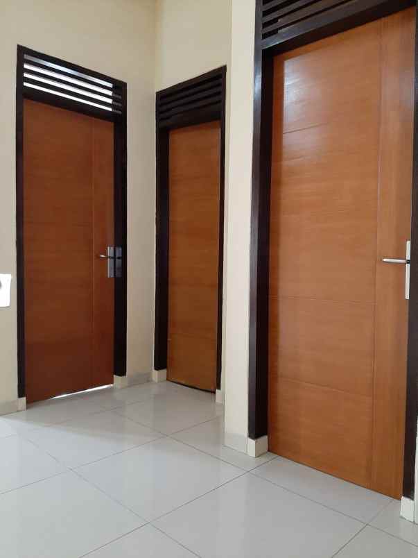 dijual rumah komplek graha asih
