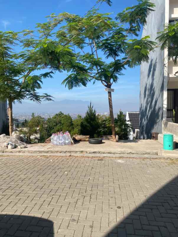 dijual rumah komplek harmony hills