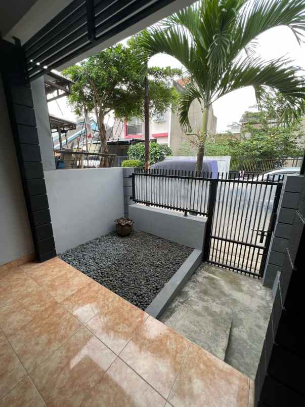 dijual rumah komplek kiara sari asri