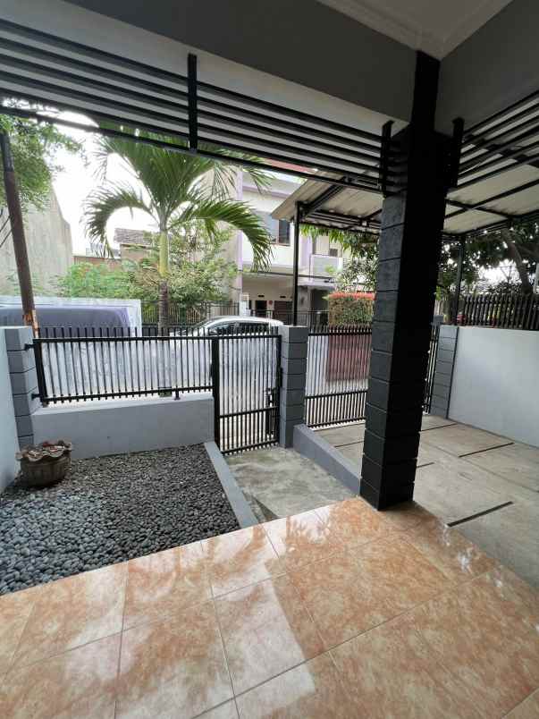 dijual rumah komplek kiara sari asri