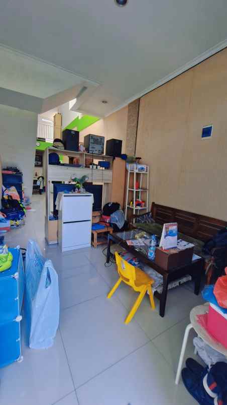 dijual rumah komplek kiarasari asri