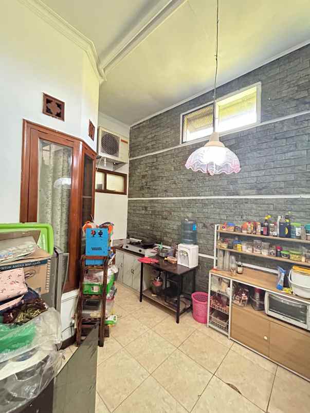 dijual rumah komplek kiarasari asri