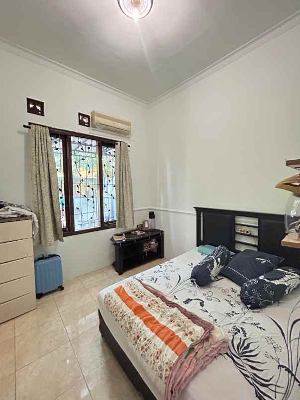 dijual rumah komplek kiarasari asri