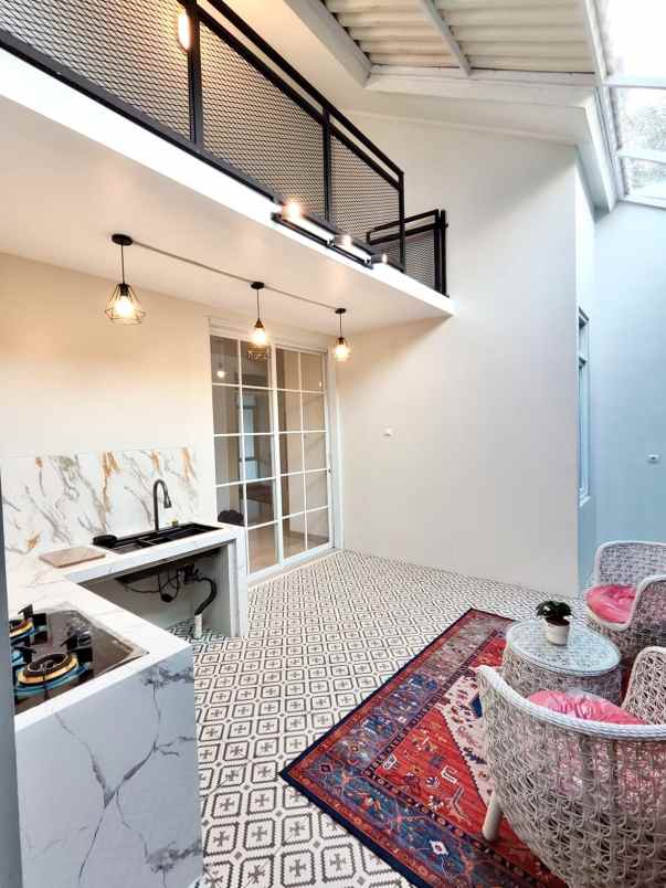 dijual rumah komplek margahayu raya