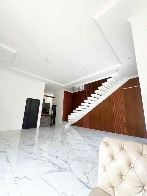 dijual rumah komplek mustika hegar