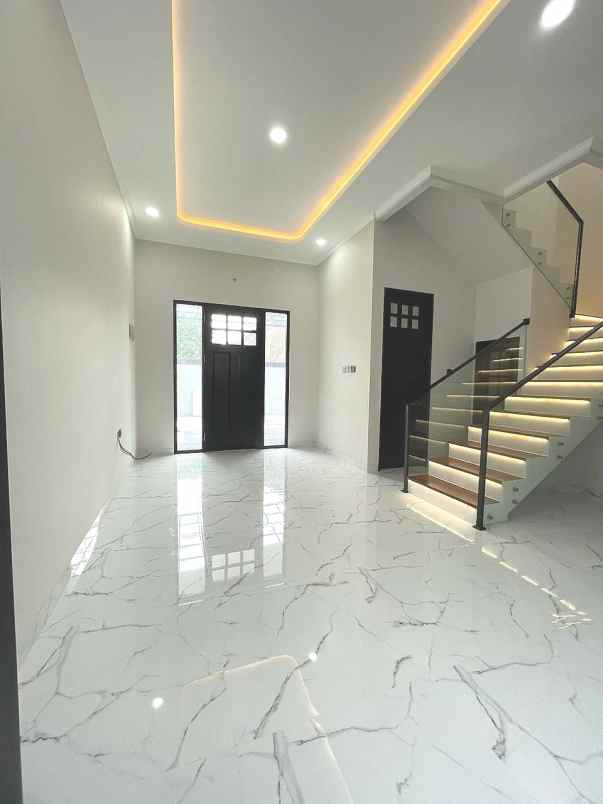 dijual rumah komplek one gate di joglo