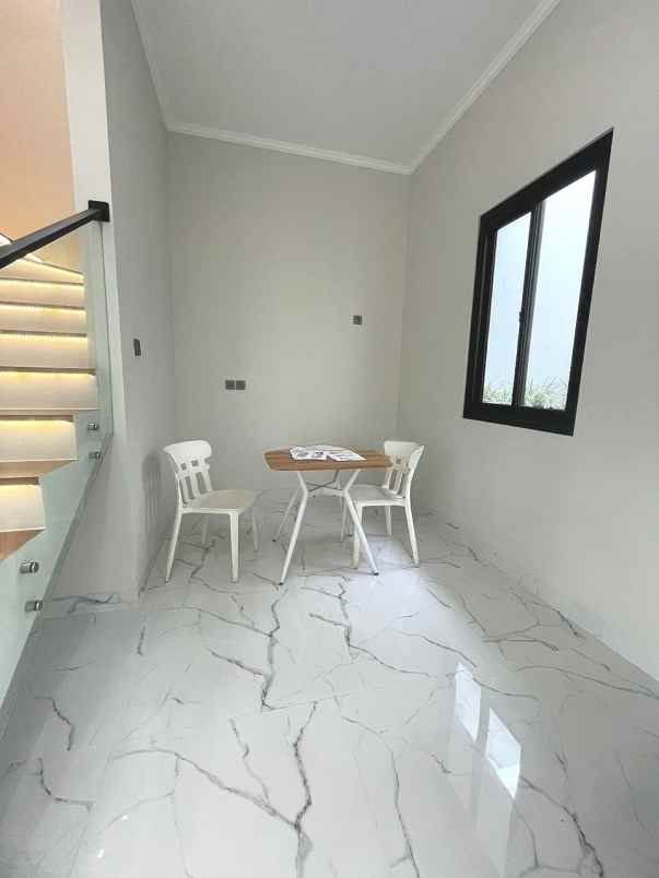 dijual rumah komplek one gate di joglo