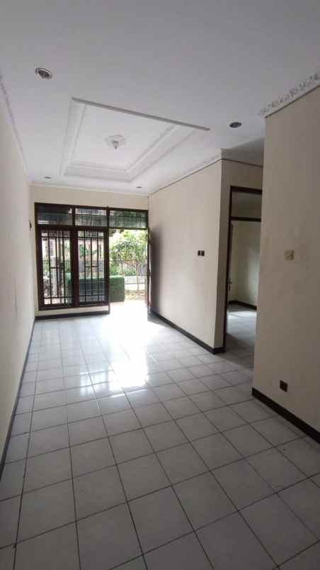 dijual rumah komplek pratista antapani