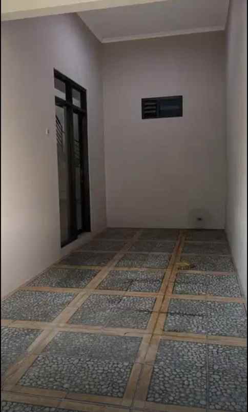 dijual rumah komplek sakura regency