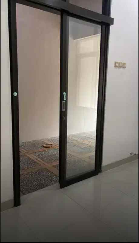 dijual rumah komplek sakura regency