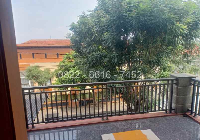 dijual rumah komplek sariwangi