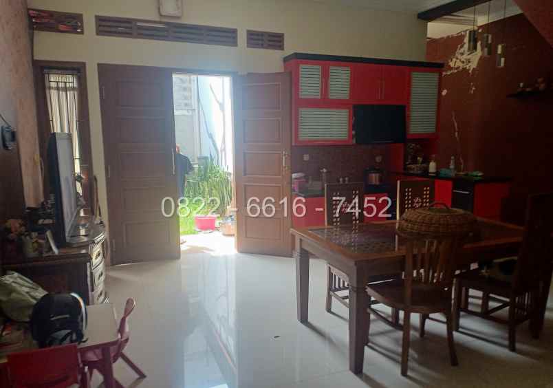 dijual rumah komplek sariwangi