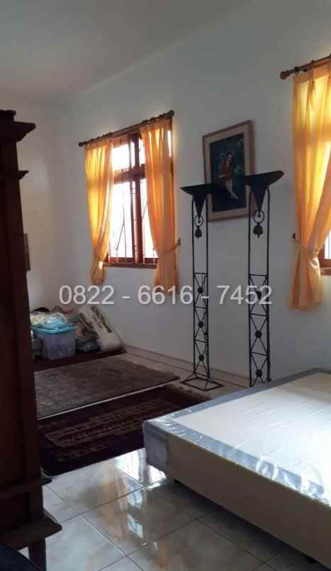 dijual rumah komplek sariwangi cihanjuang