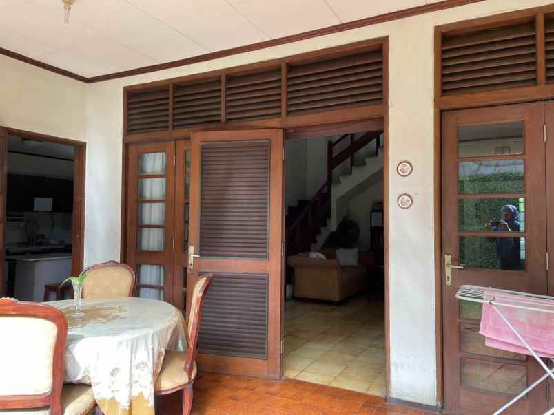 dijual rumah komplek srategis di bintaro sektor 1