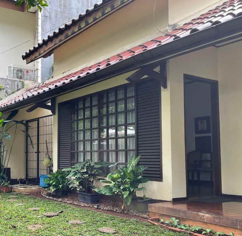 dijual rumah komplek srategis di bintaro sektor 1