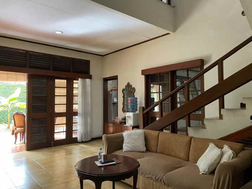 dijual rumah komplek srategis di bintaro sektor 1