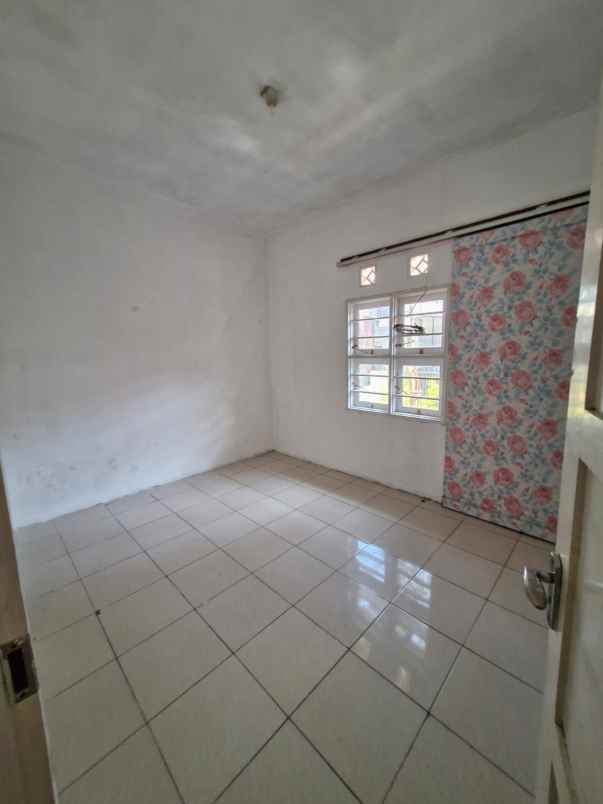 dijual rumah komplek vijaya kusuma