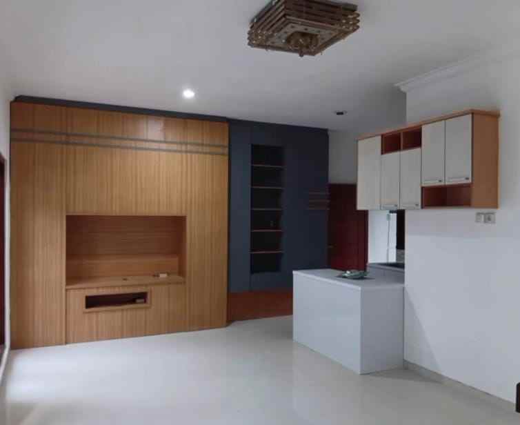 dijual rumah lantai 2 lokasi jalan tukad badung