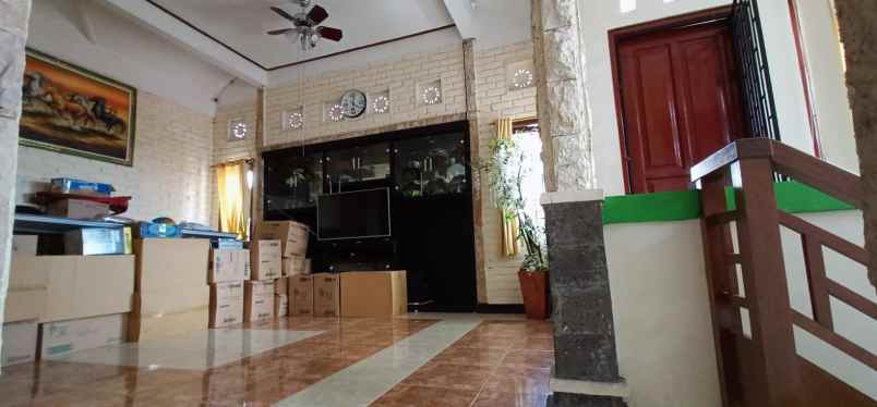 dijual rumah lantai 2 lokasi kertadalem sidakarya