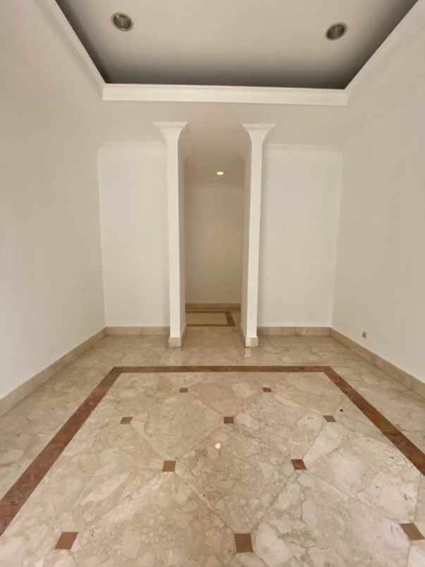 dijual rumah lebak bulus