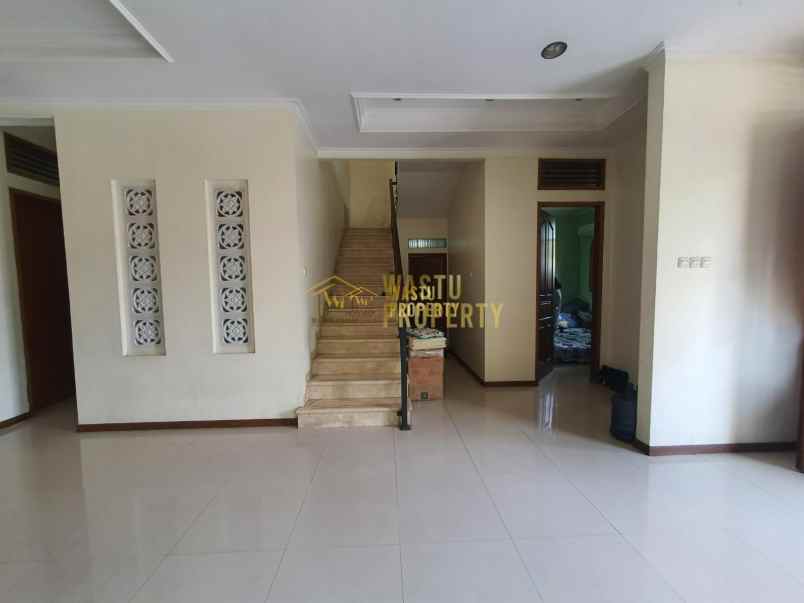 dijual rumah lenteng agung jagakarsa