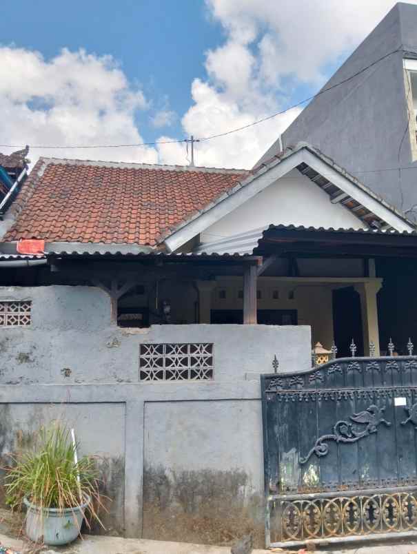 dijual rumah lokasi dalung