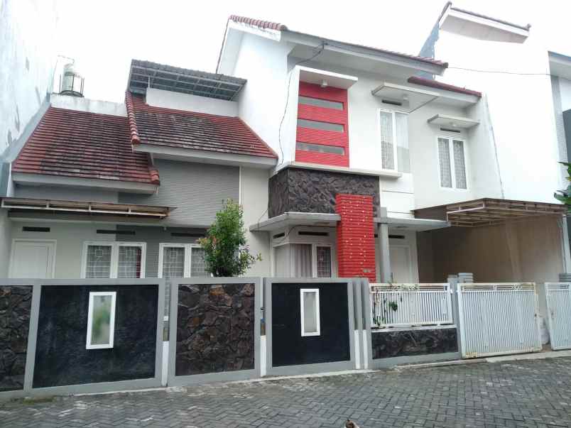 dijual rumah lokasi di kawasan jl borobudur blimbing