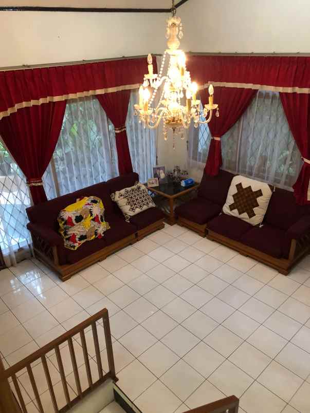 dijual rumah lokasi strategis di setraduta bandung