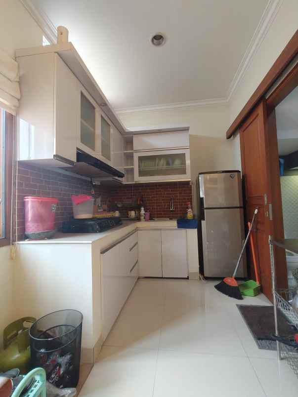 dijual rumah lubang buaya jaktim