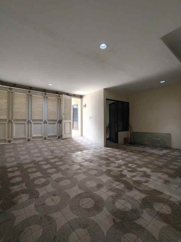 dijual rumah lubang buaya jaktim