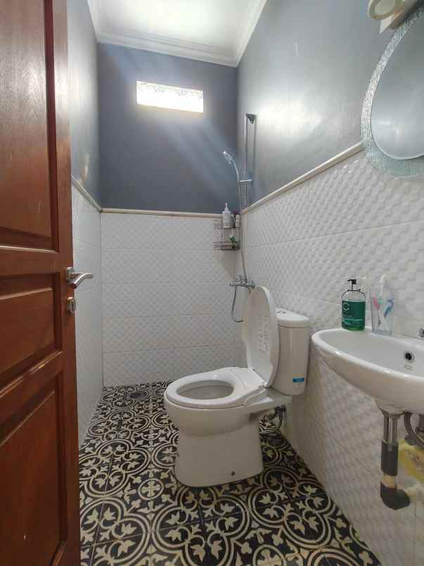 dijual rumah lubang buaya jaktim